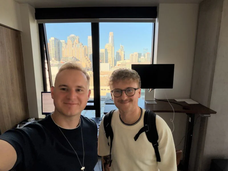 Maksymilian Rechnio with a guest at Mentic HQ during GTM Tech Week